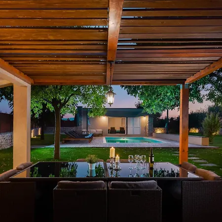 Touch Of Nature Villa *
